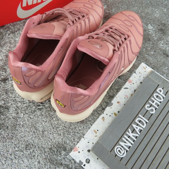 Nike Air Max Plus Sneakers - Picture 4 of 5
